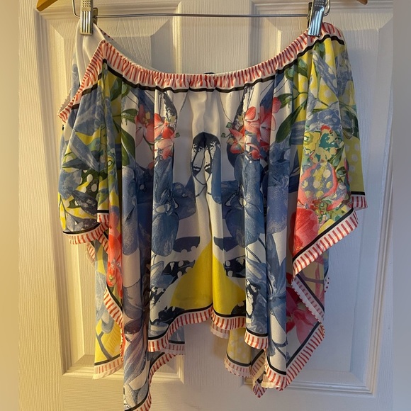 Flying tomatoes top • women’s small - Picture 7 of 8